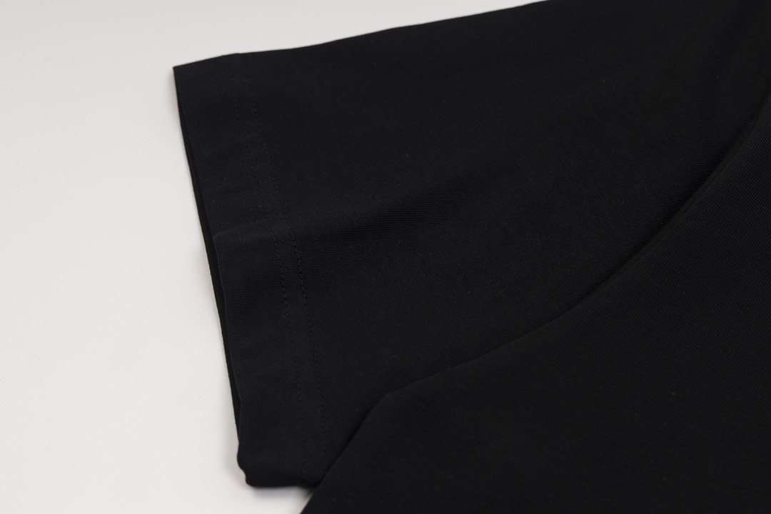 【MONCLER  公式旗艦店】モンクレール   Tシャツご好評に付き再入荷！