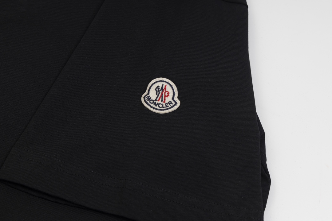 【MONCLER  公式旗艦店】モンクレール   Tシャツご好評に付き再入荷！