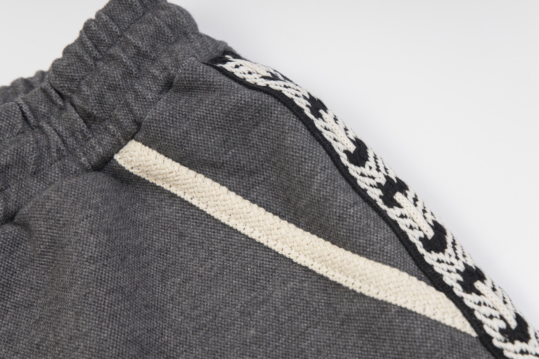 【LOEWE 公式旗艦店】ロエベ  ショートパンツ  ご好評に付き再入荷！24629