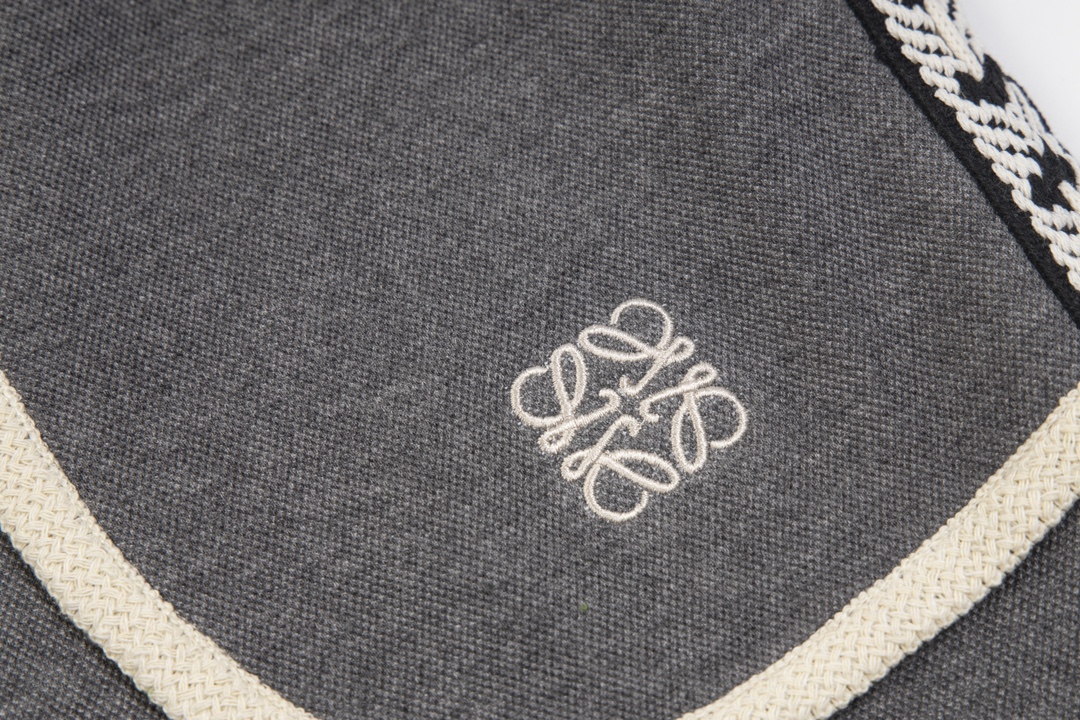 【LOEWE 公式旗艦店】ロエベ  ショートパンツ  ご好評に付き再入荷！24629