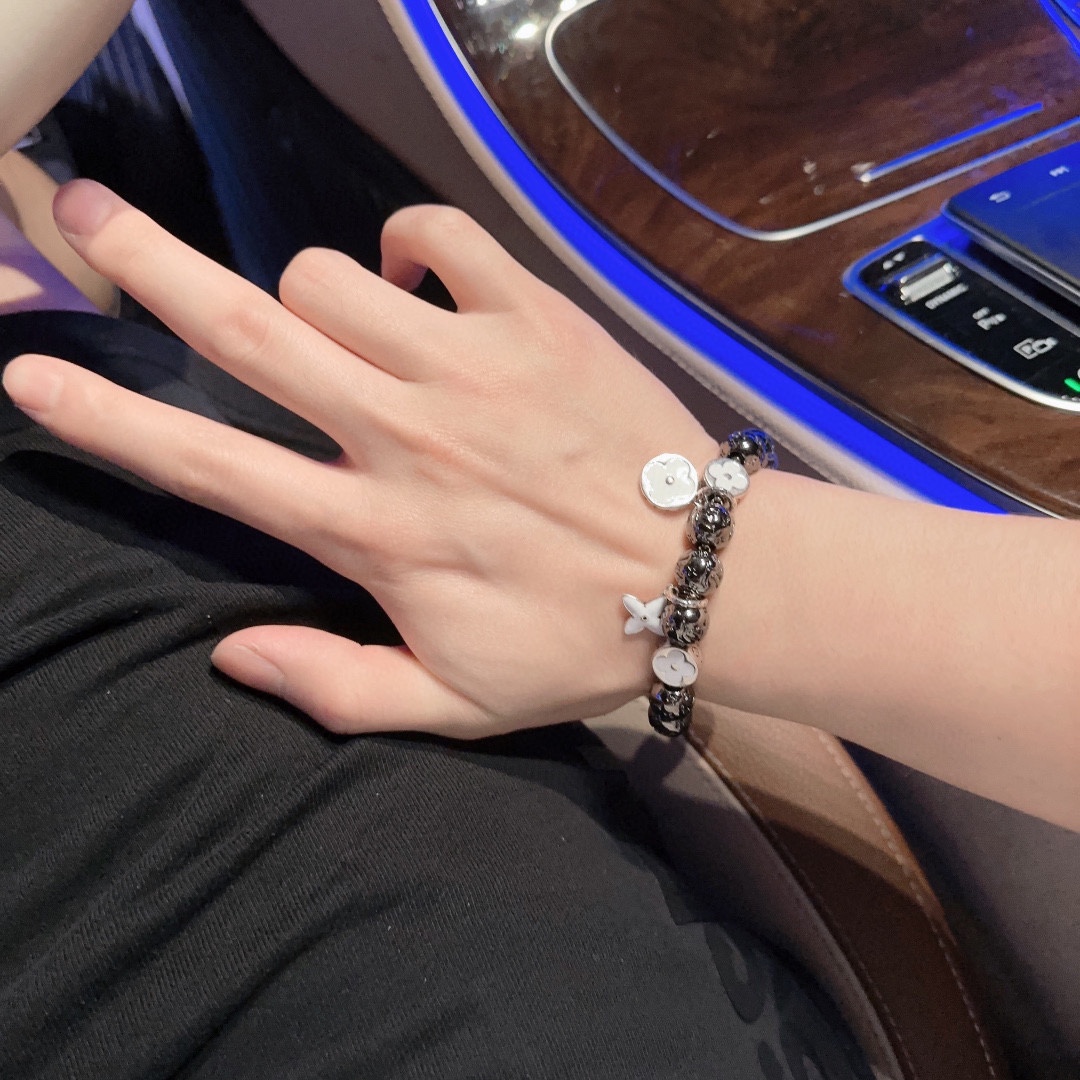 【 LOUIS VUITTON】ブレスレット、ファッションシンプルなスタイル 2472