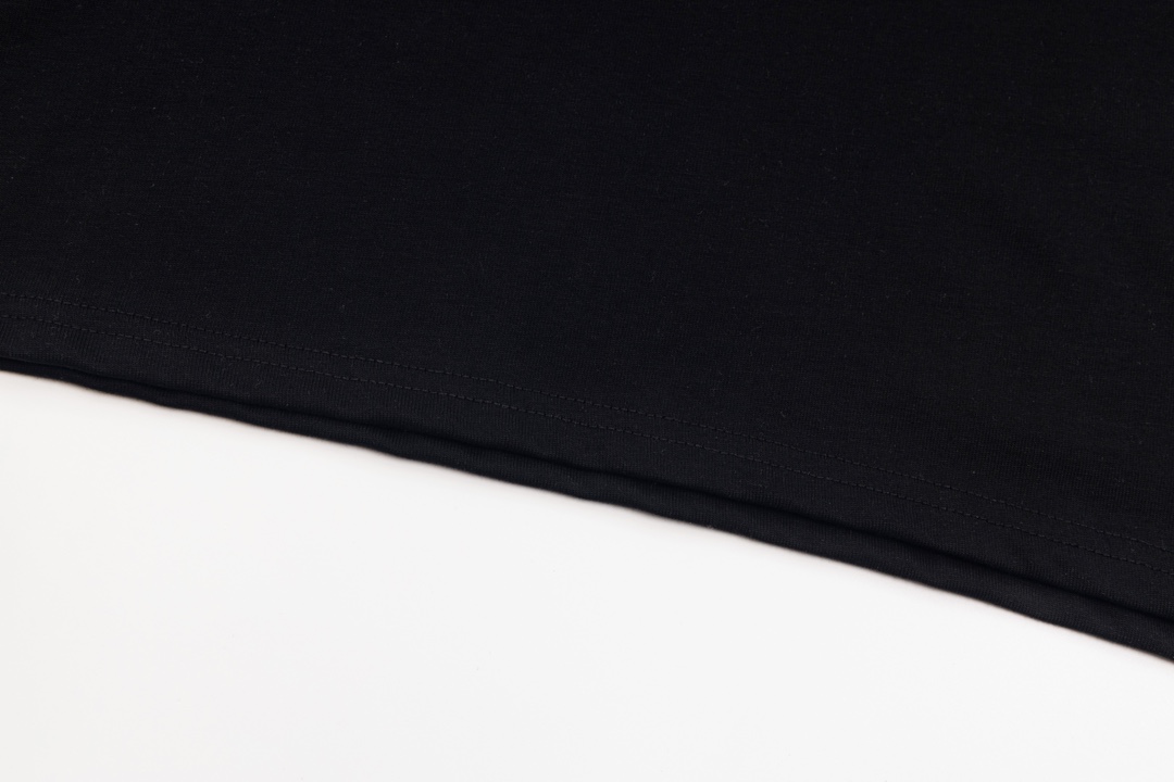 【LOUIS VUITTON  公式旗艦店】ルイヴィトン  Tシャツ ご好評に付き再入荷 240624