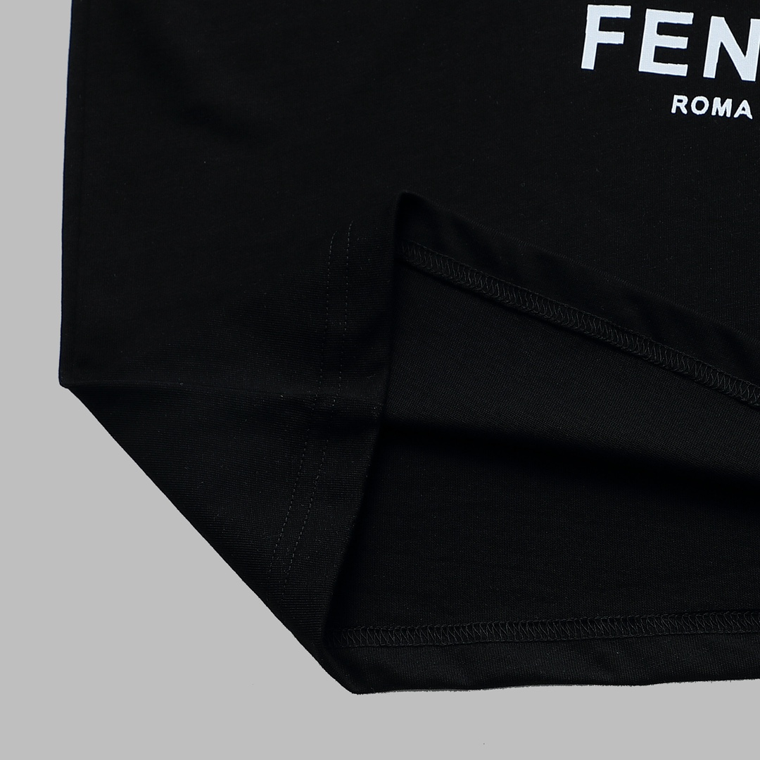 【LOEWE  公式旗艦店】ロエベ  Tシャツ ご好評に付き再入荷！