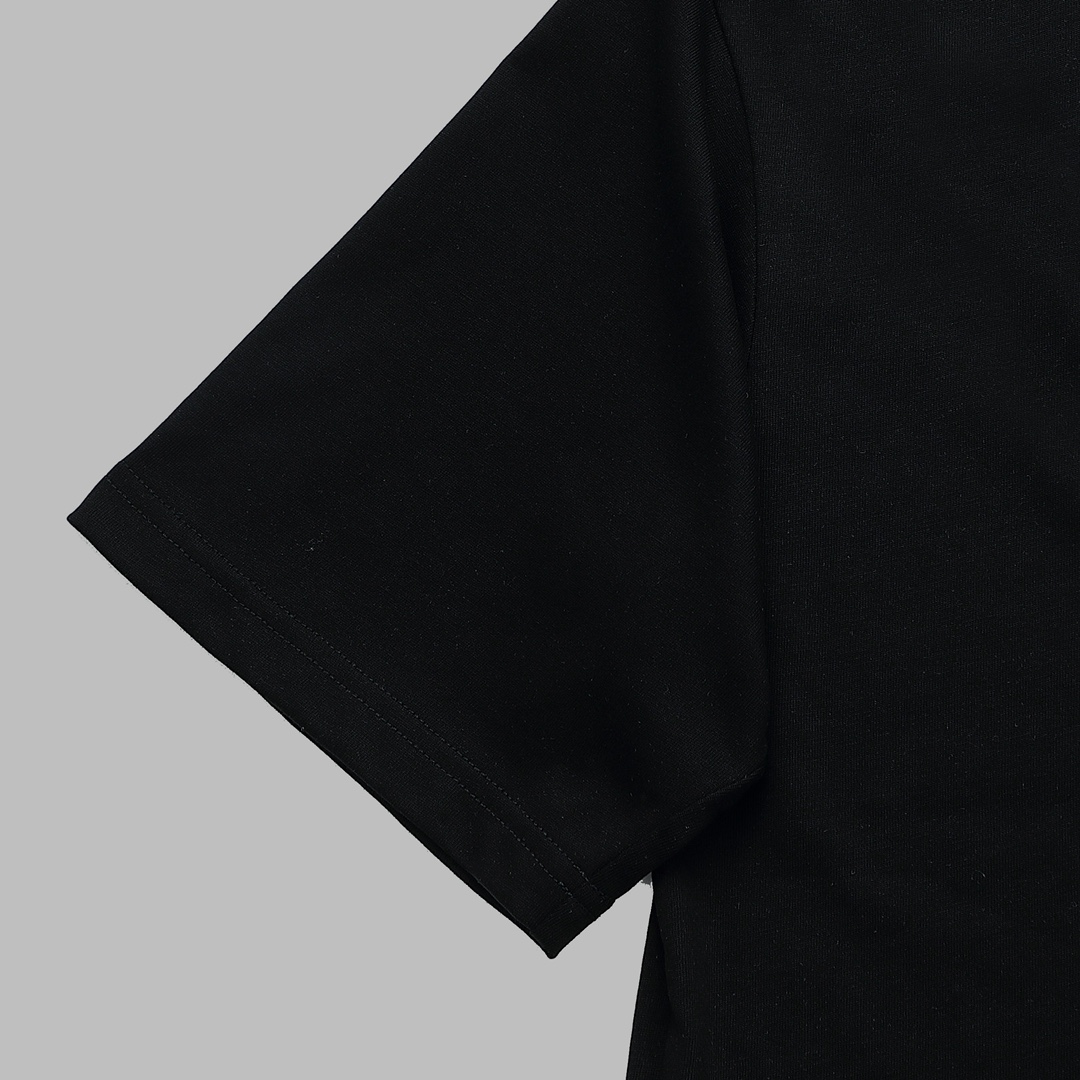 【LOEWE  公式旗艦店】ロエベ  Tシャツ ご好評に付き再入荷！