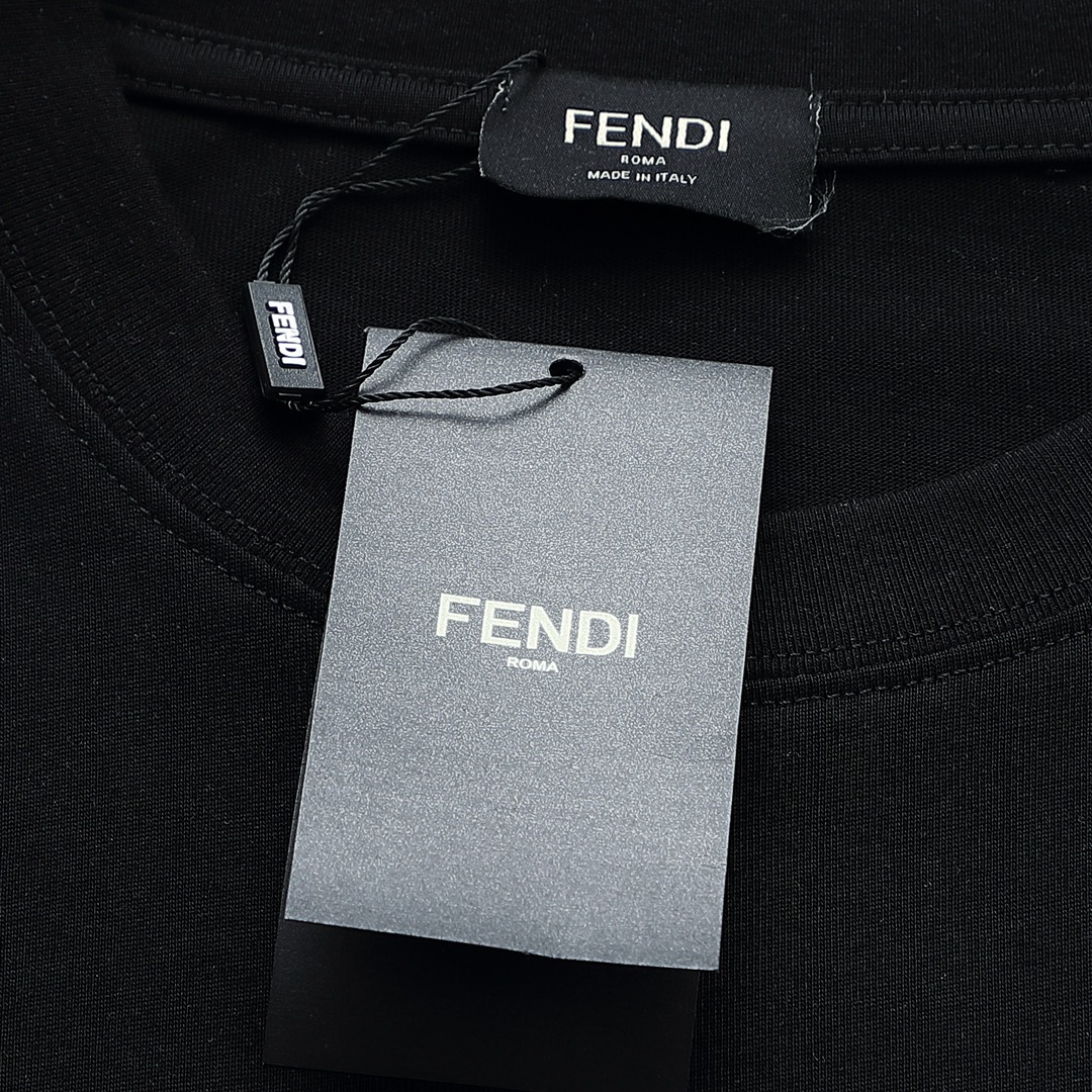 【LOEWE  公式旗艦店】ロエベ  Tシャツ ご好評に付き再入荷！