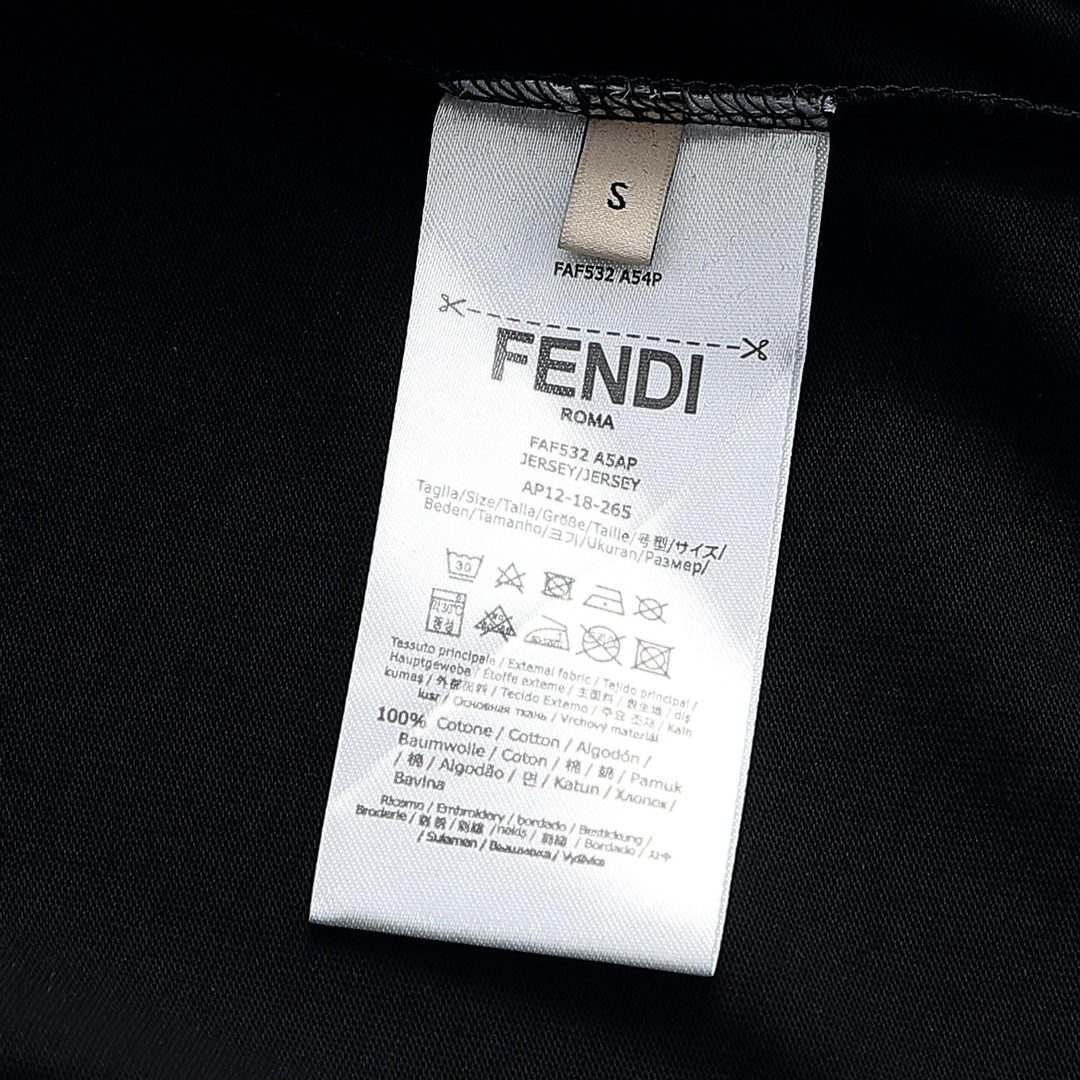 【LOEWE  公式旗艦店】ロエベ  Tシャツ ご好評に付き再入荷！