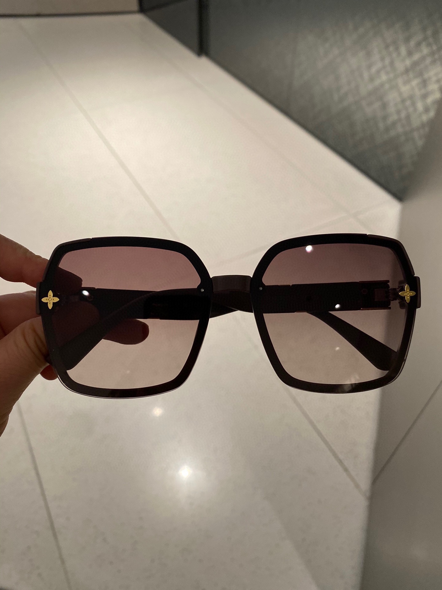 LOUIS VUITTON(ルイヴィトン) サングラス