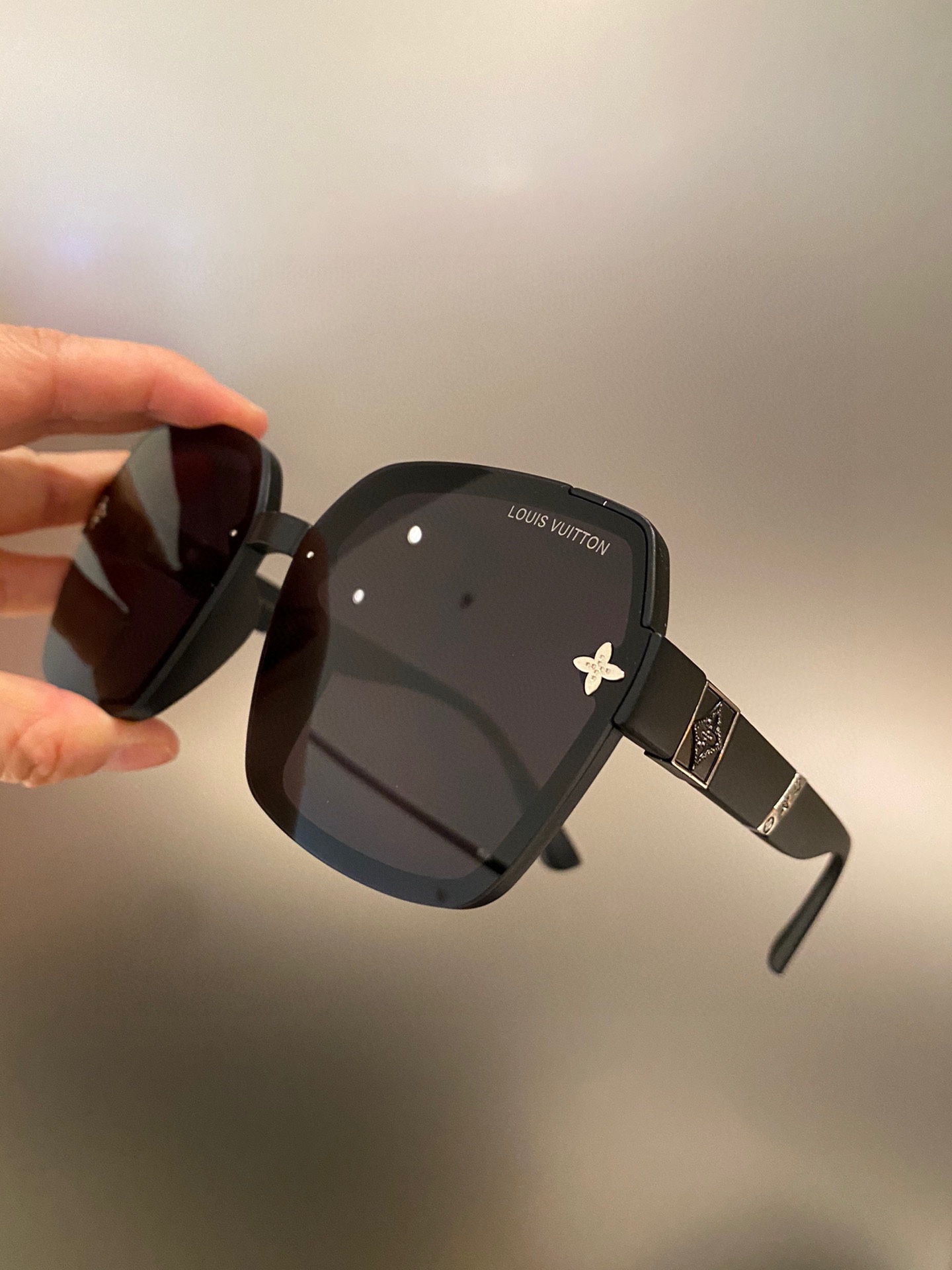 LOUIS VUITTON(ルイヴィトン) サングラス