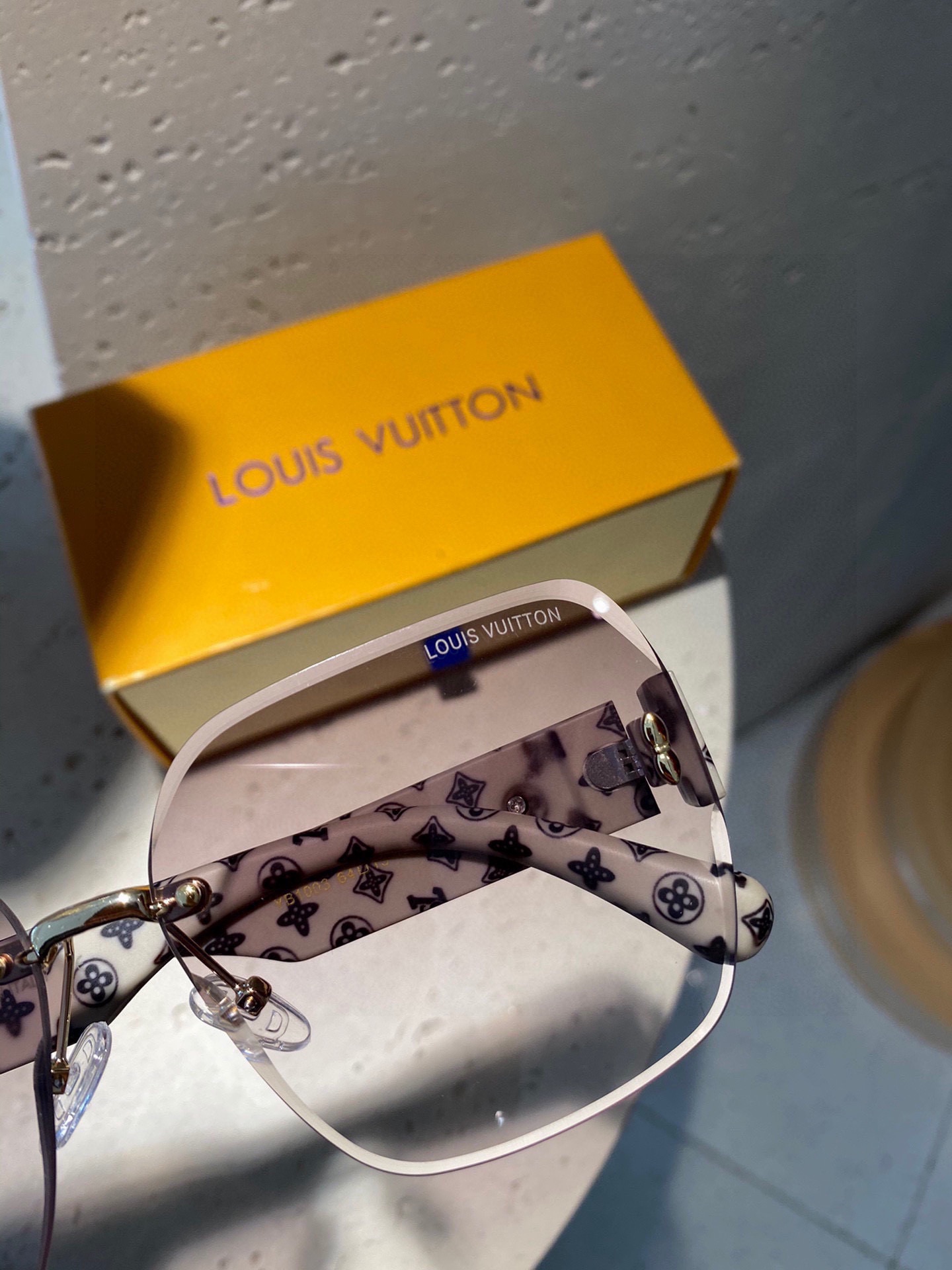 LOUIS VUITTON(ルイヴィトン) サングラス