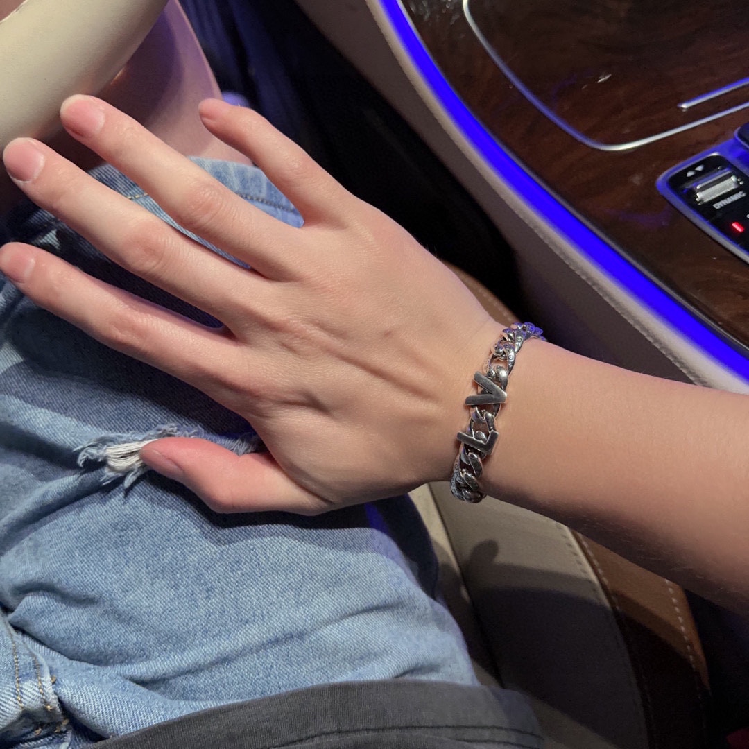 【 LOUIS VUITTON】ブレスレット、ファッションシンプルなスタイル 2472