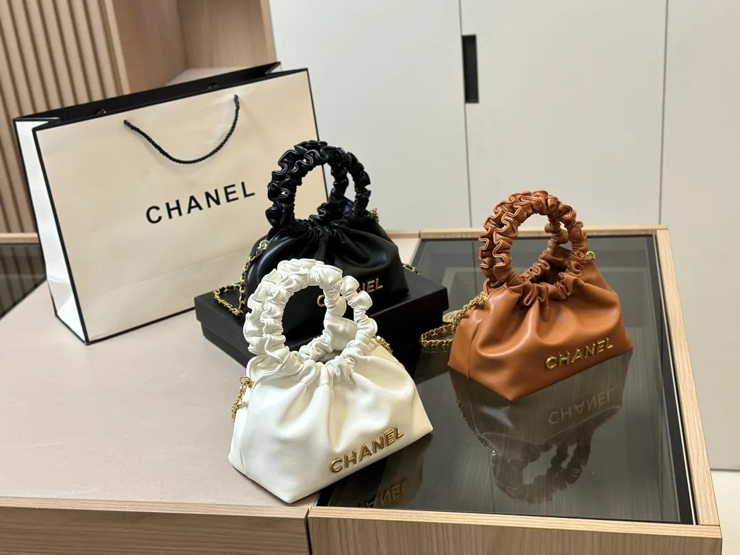 Chanel ★(大人気で即完売)入手困難チェーン