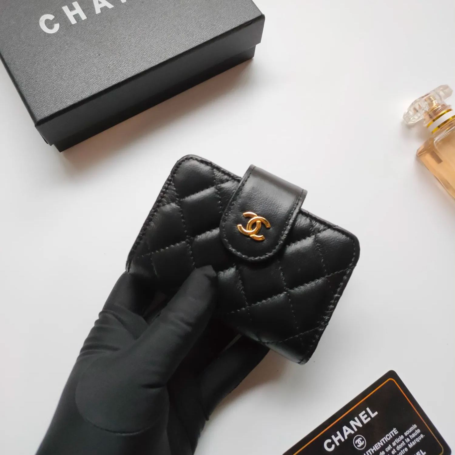 【 CHANEL】シャネル キャビアレザー カードホルダー【財布】