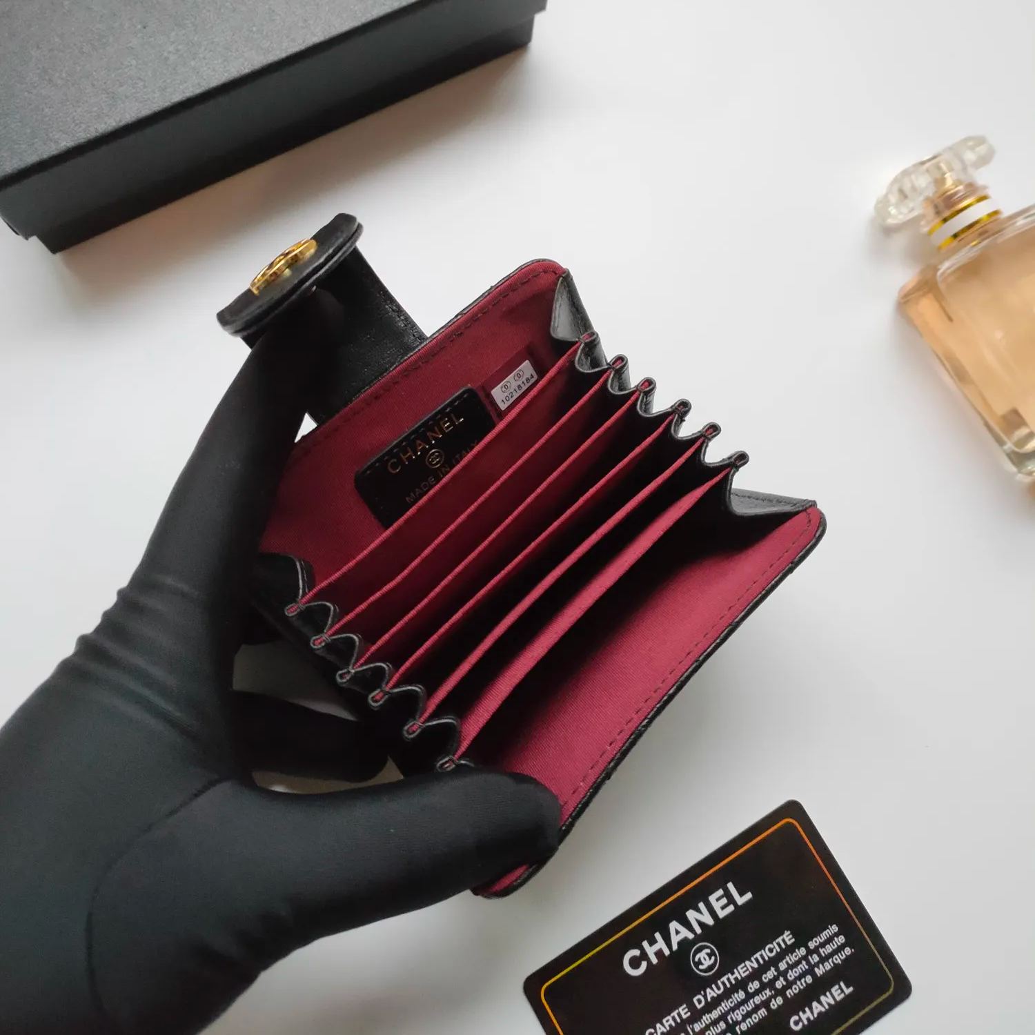 【 CHANEL】シャネル キャビアレザー カードホルダー【財布】