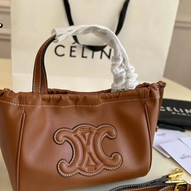 【CELINE】カバ ドローストリング キュイル トリオンフ
