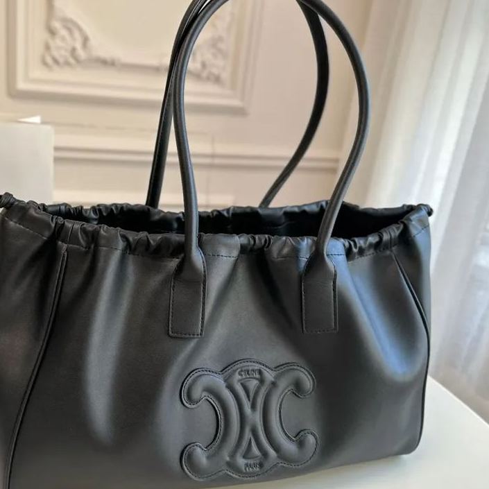 【CELINE】カバ ドローストリング キュイル トリオンフ