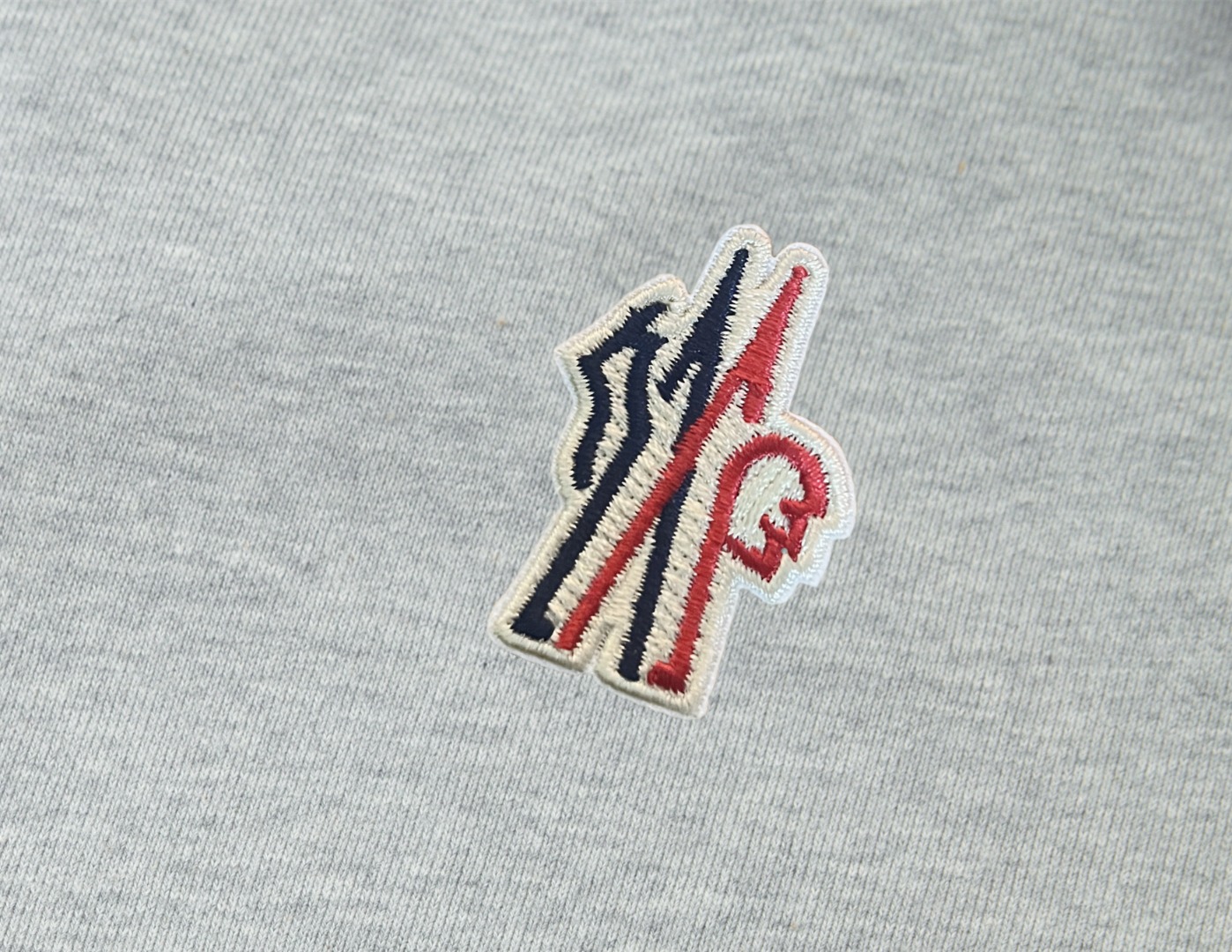 【MONCLER 公式旗艦店】モンクレール ショートパンツ  ご好評に付き再入荷！