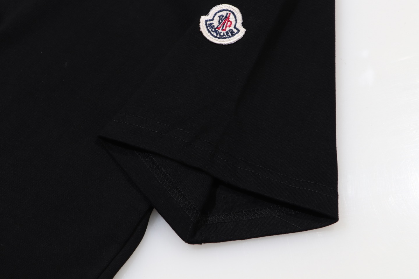 【MONCLER  公式旗艦店】モンクレール   Tシャツご好評に付き再入荷！