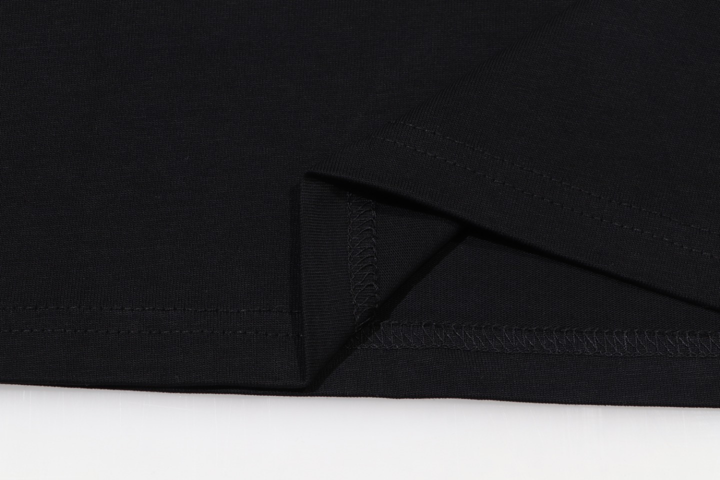 【MONCLER  公式旗艦店】モンクレール   Tシャツご好評に付き再入荷！