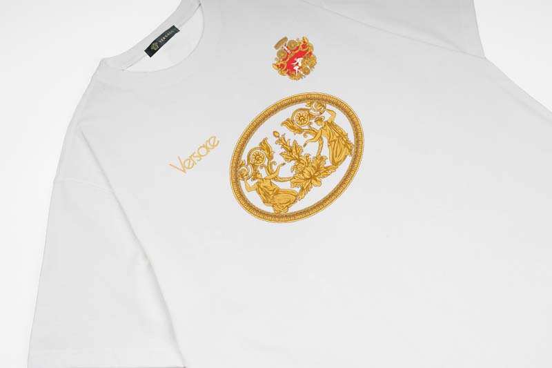 【VERSACE  公式旗艦店】ヴェルサーチ Tシャツご好評に付き再入荷 24628