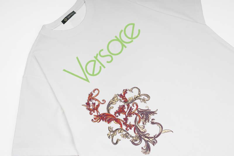【VERSACE  公式旗艦店】ヴェルサーチ Tシャツご好評に付き再入荷 24628