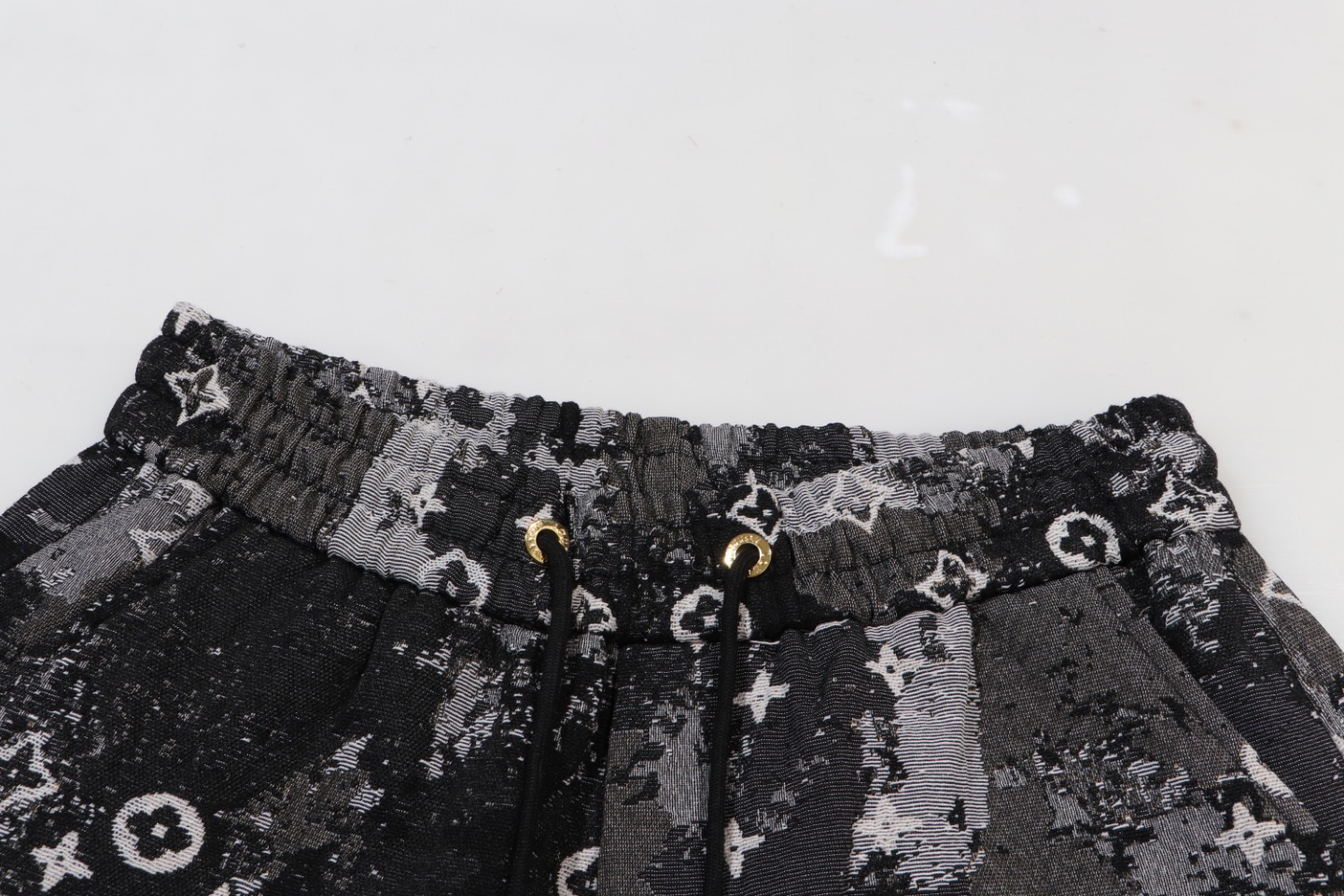 【LOUIS VUITTON 公式旗艦店】ルイヴィトン  ショートパンツ  ご好評に付き再入荷！