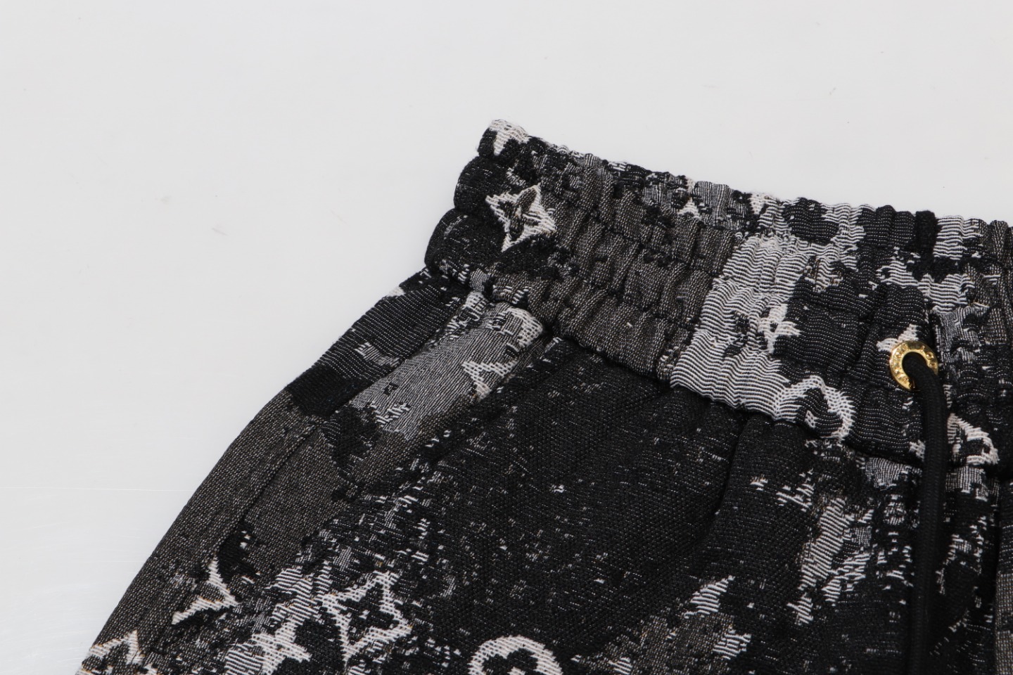 【LOUIS VUITTON 公式旗艦店】ルイヴィトン  ショートパンツ  ご好評に付き再入荷！