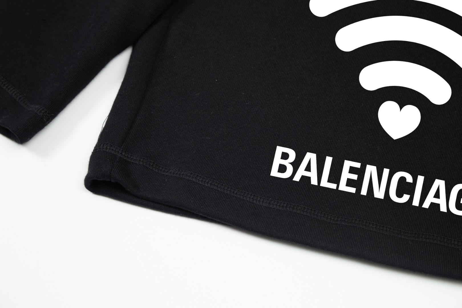 【BALENCIAGA  公式旗艦店】バレンシアガ  ショートパンツ  ご好評に付き再入荷！