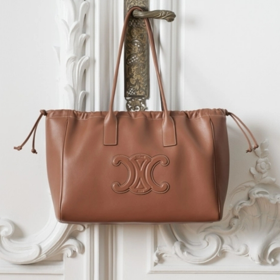 【CELINE】カバ ドローストリング キュイル トリオンフ