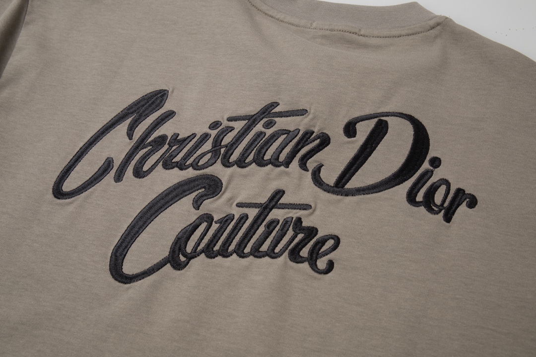 【DIOR  公式旗艦店】ディオール  Tシャツ ご好評に付き再入荷！