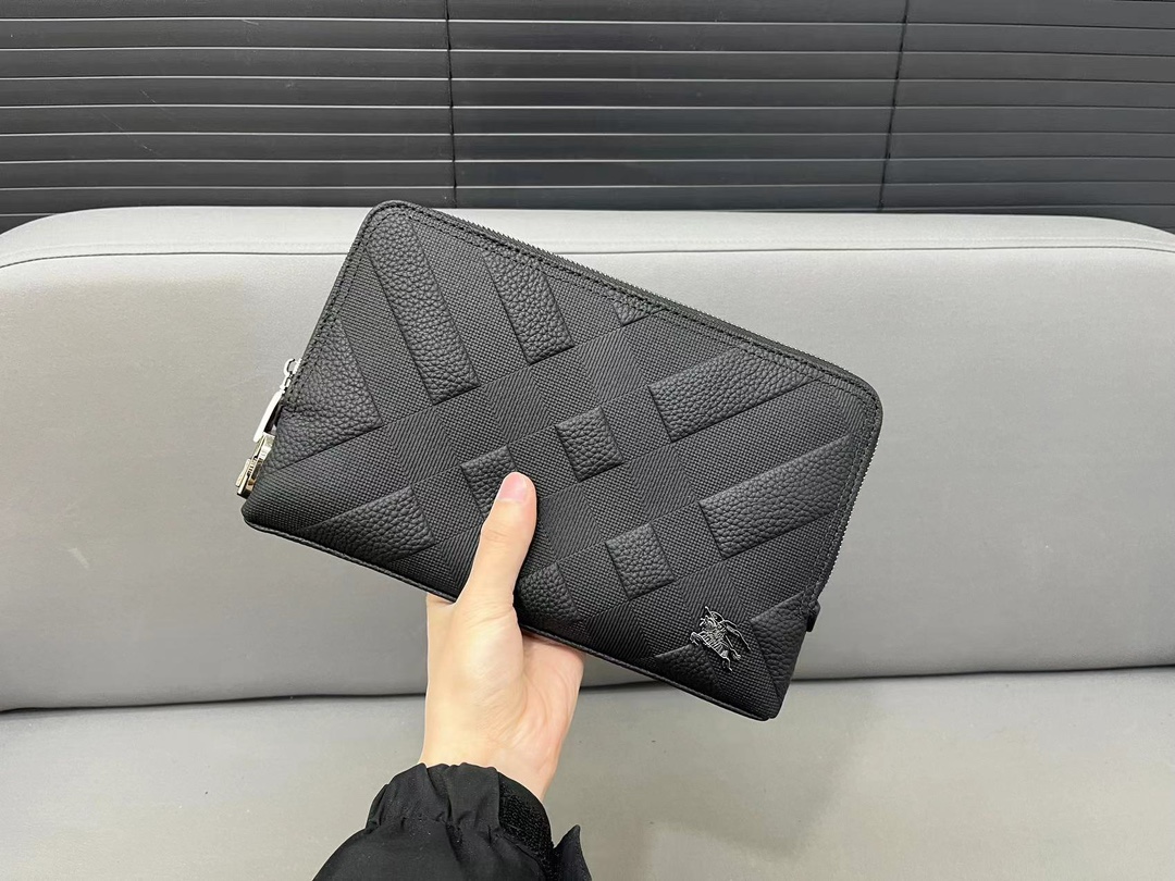 【BURBERRY 公式旗艦店】バーバリー 胸ポケット  当日出荷 好評に付き再入荷！26*16CM