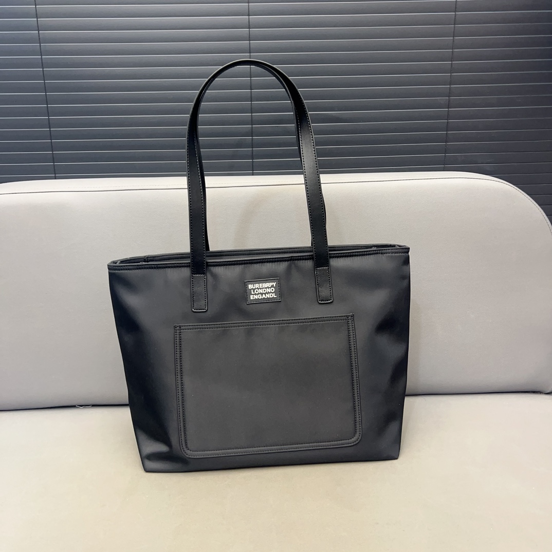 【BURBERRY 公式旗艦店】バーバリー  ハンドバッグ  当日出荷 好評に付き再入荷！34*28CM