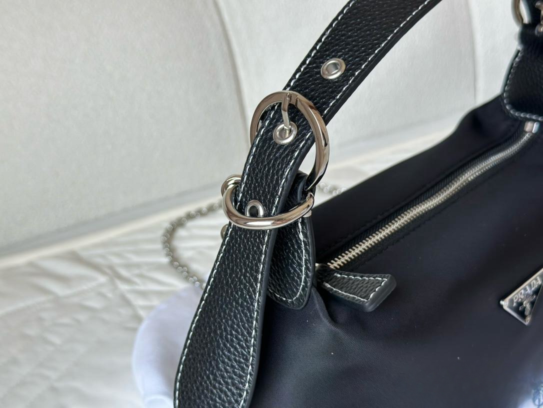 【PRADA 公式旗艦店】プラダ  ハンドバッグ 当日出荷 好評に付き再入荷！27*14CM