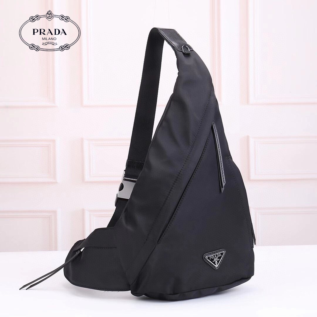 【PRADA 公式旗艦店】プラダ  胸ポケット 当日出荷 好評に付き再入荷！26.5/37.5CM