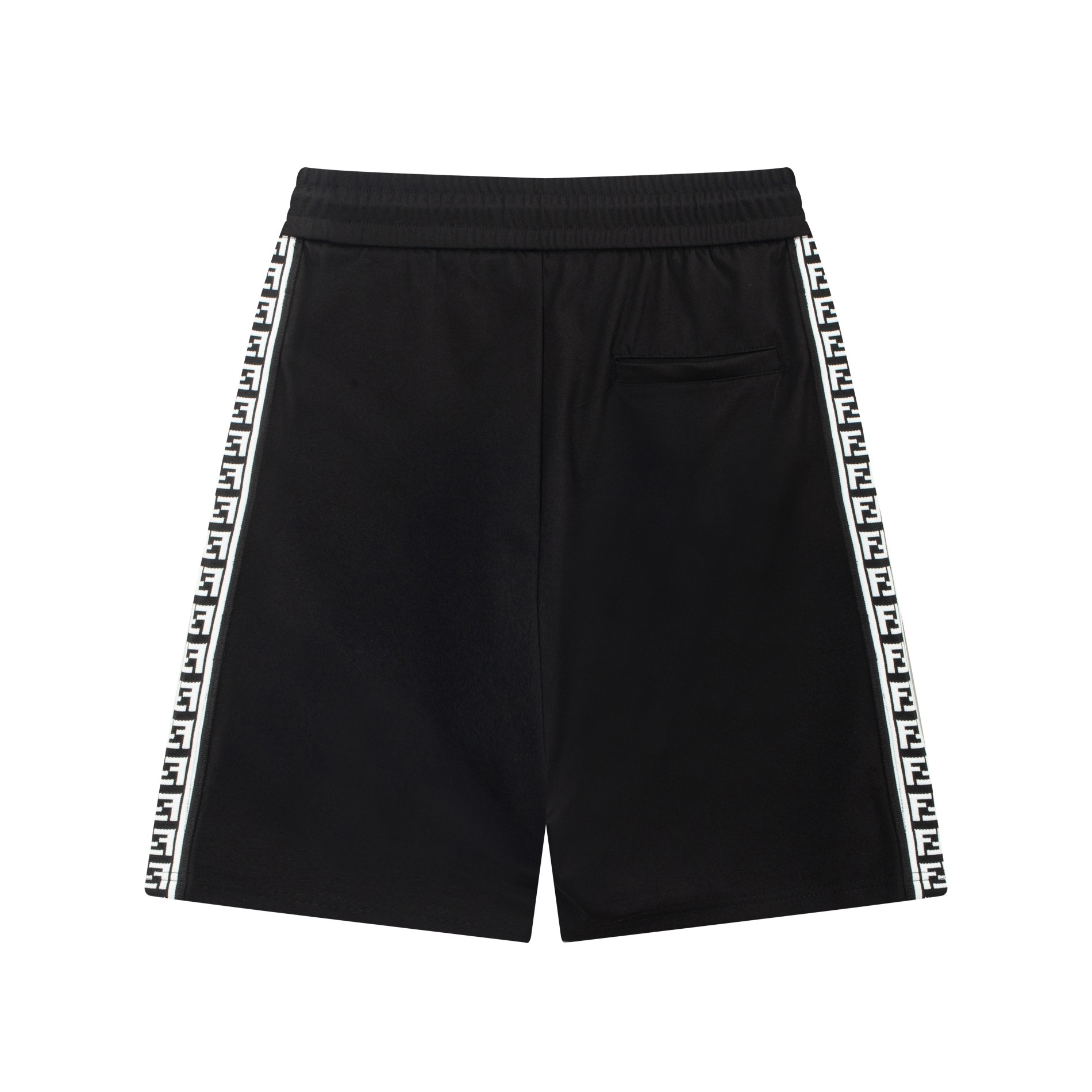 【MONCLER 公式旗艦店】モンクレール   ショートパンツ  ご好評に付き再入荷！