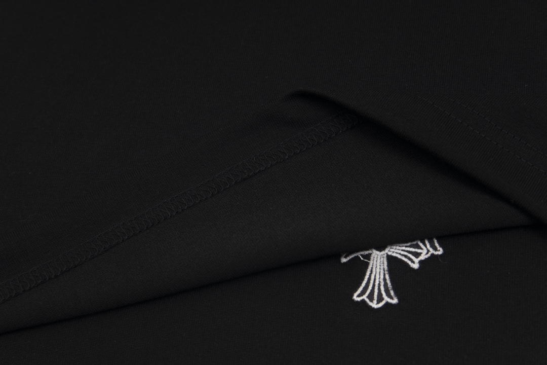 【CHROME HEARTS公式旗艦店】クロムハーツ  Tシャツ ご好評に付き再入荷！