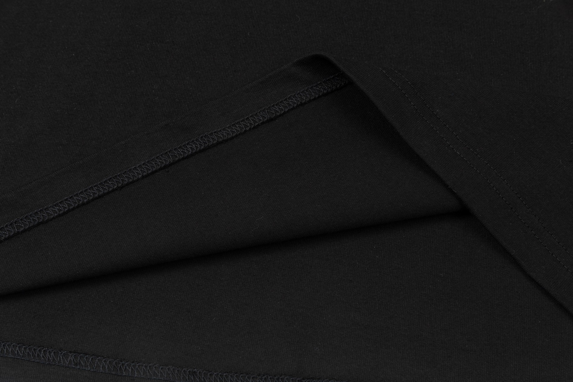 【LOEWE  公式旗艦店】ロエベ  Tシャツ ご好評に付き再入荷！