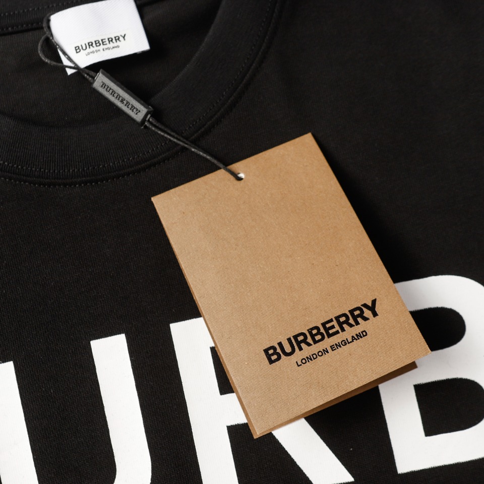 【BURBERRY  公式旗艦店】バーバリー Tシャツ ご好評に付き再入荷！