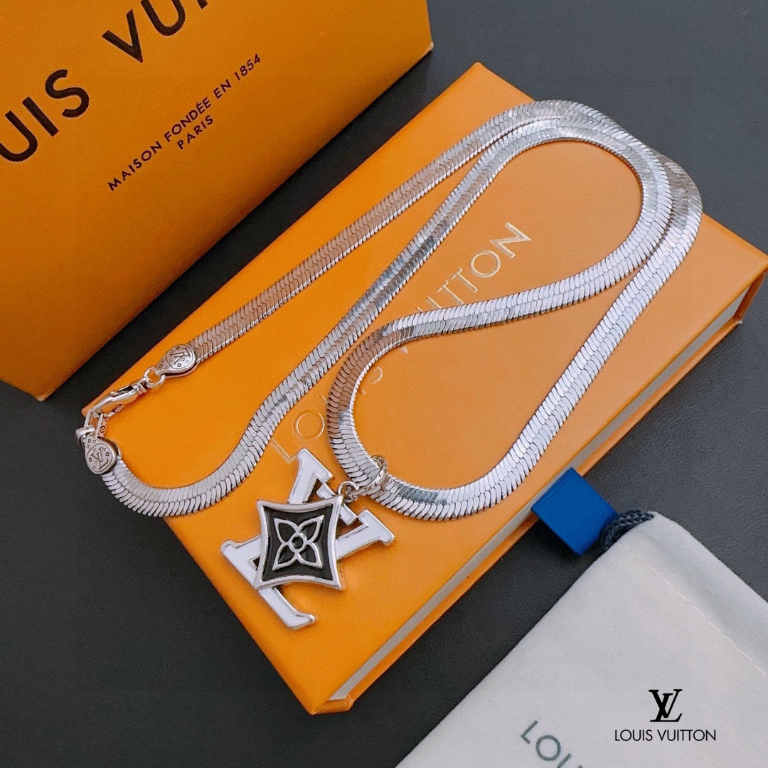 【LOUIS VUITTON】ネックレス、新しいネックレス万能シンプルファッションオーナメント  2472