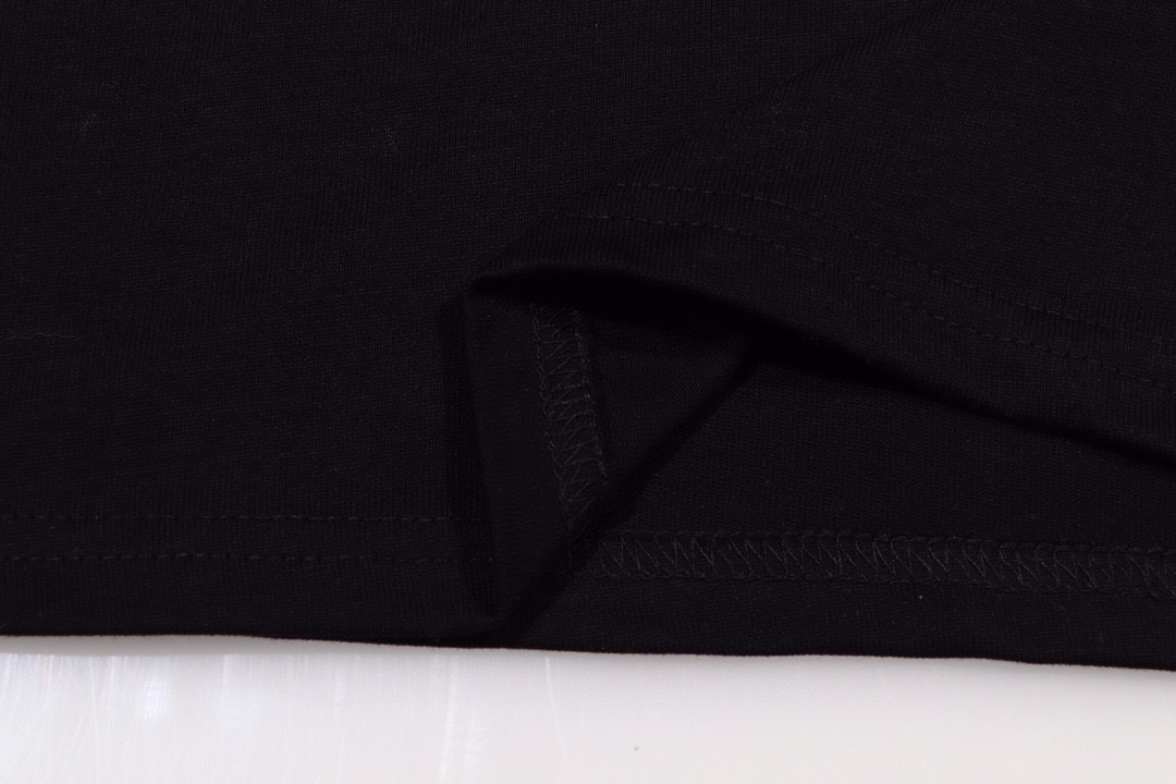 【CHROME HEARTS  公式旗艦店】クロムハーツ    Tシャツご好評に付き再入荷！