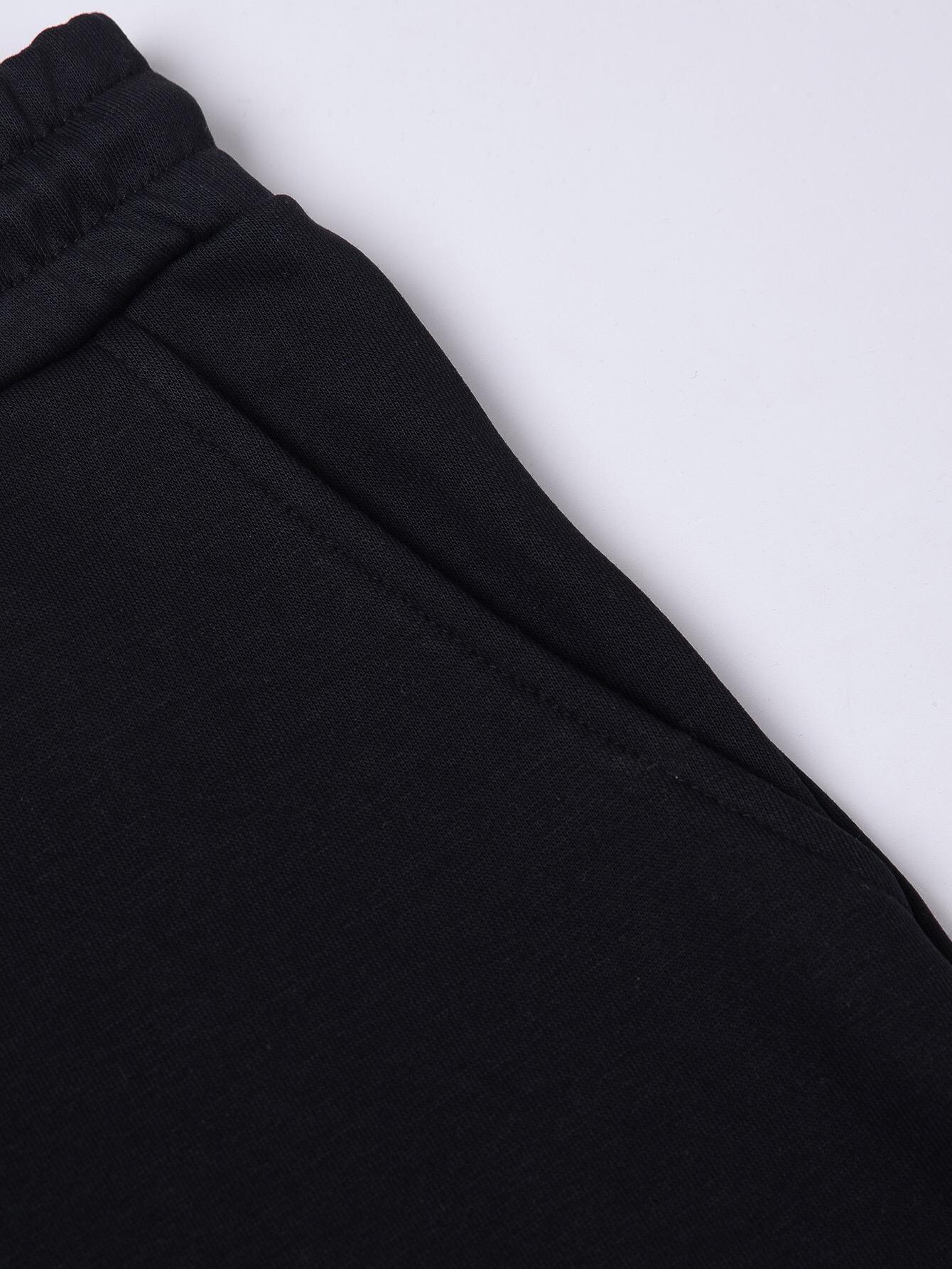 【FENDI  公式旗艦店】フェンディ ショートパンツご好評に付き再入荷！