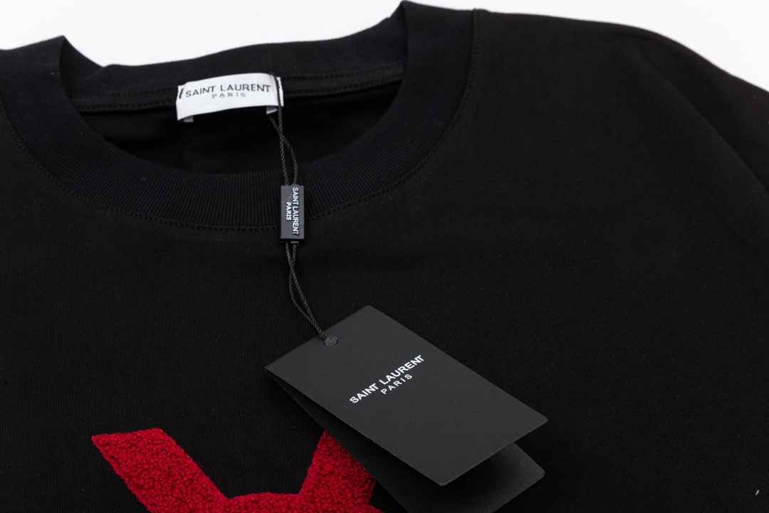 【YSL SAINT LAURENT 公式旗艦店】サンローラン Tシャツ ご好評に付き再入荷！