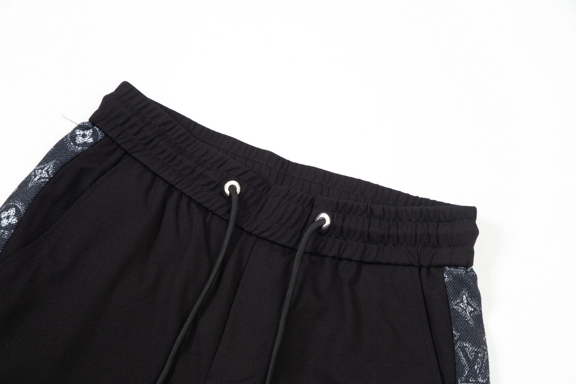 【LOUIS VUITTON 公式旗艦店】ルイヴィトン  ショートパンツご好評に付き再入荷！