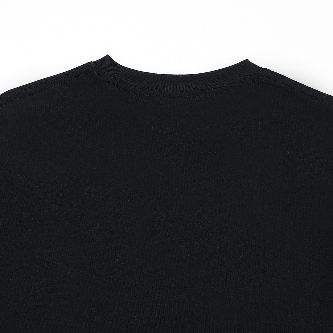 【FENDI 公式旗艦店】フェンディ   Tシャツ ご好評に付き再入荷！