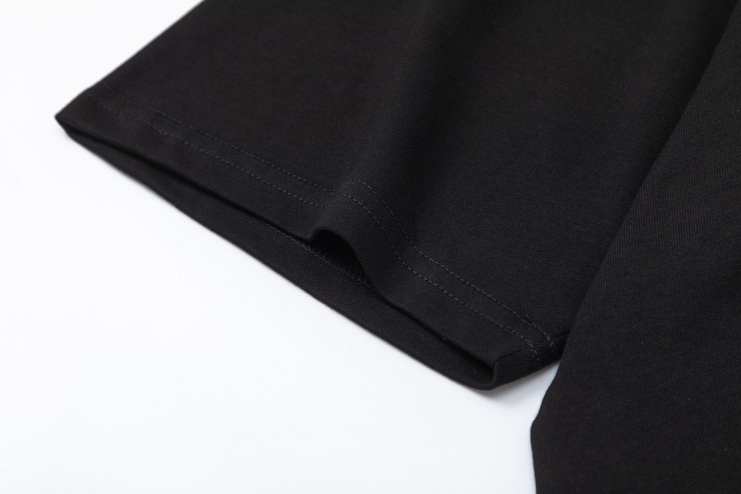 【LOEWE  公式旗艦店】ロエベ   Tシャツ ご好評に付き再入荷！