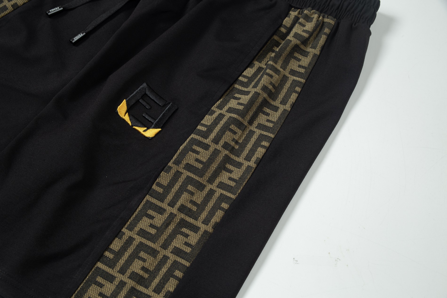 【CHROME HEARTS  公式旗艦店】 クロムハーツ   ショートパンツご好評に付き再入荷！