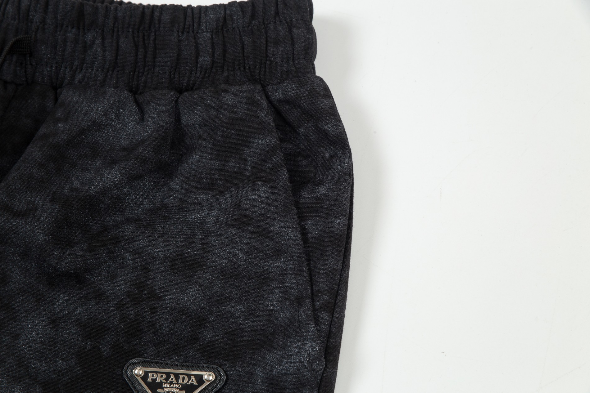 【PRADA  公式旗艦店】プラダ  ショートパンツ  ご好評に付き再入荷！