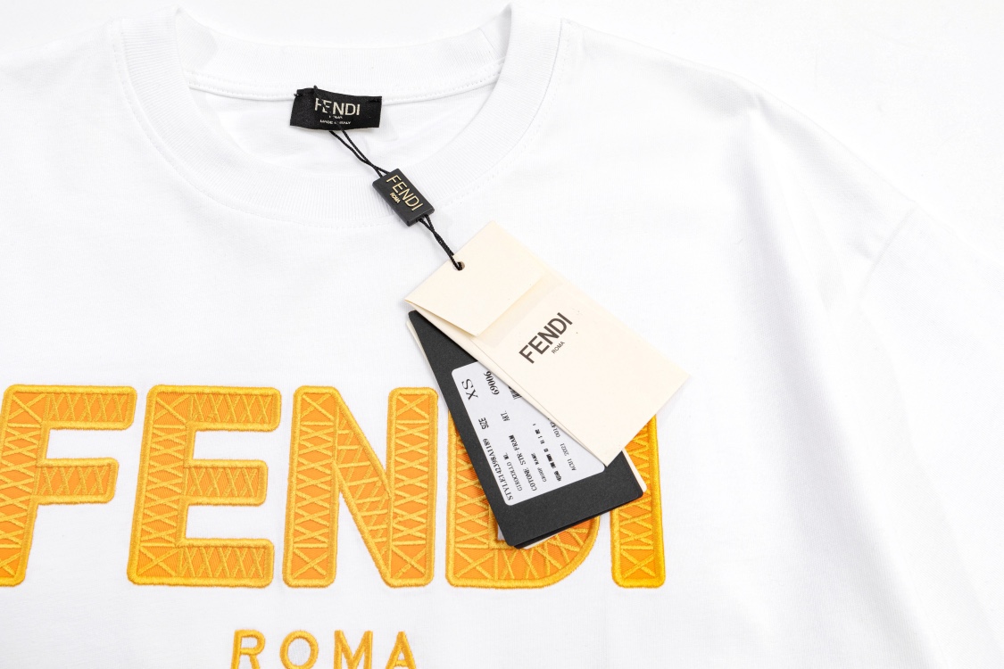 【FENDI  公式旗艦店】フェンディTシャツ ご好評に付き再入荷！