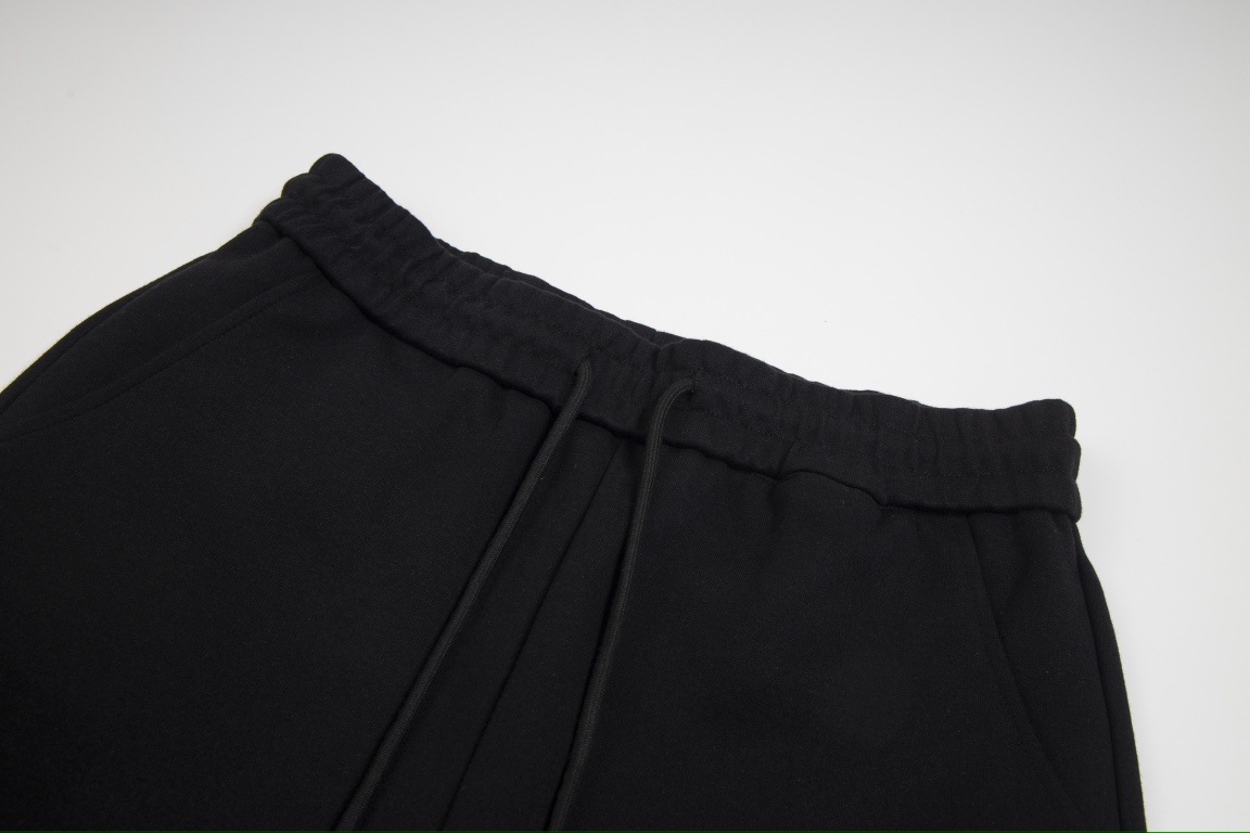 【BURBERRY  公式旗艦店】バーバリー  ショートパンツ  ご好評に付き再入荷！