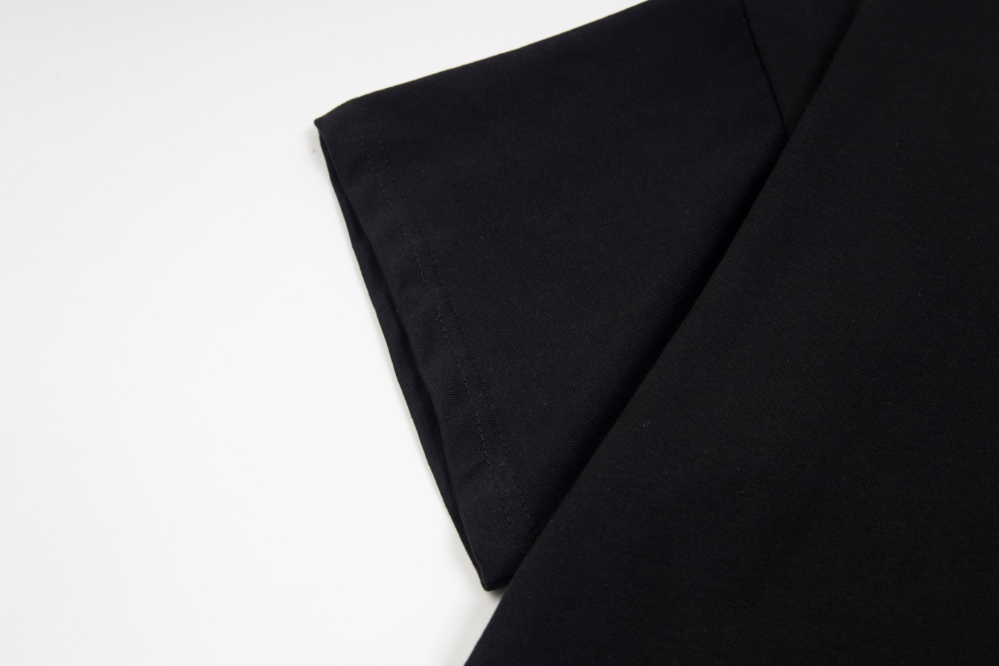 【LOEWE  公式旗艦店】ロエベ  Tシャツ ご好評に付き再入荷！