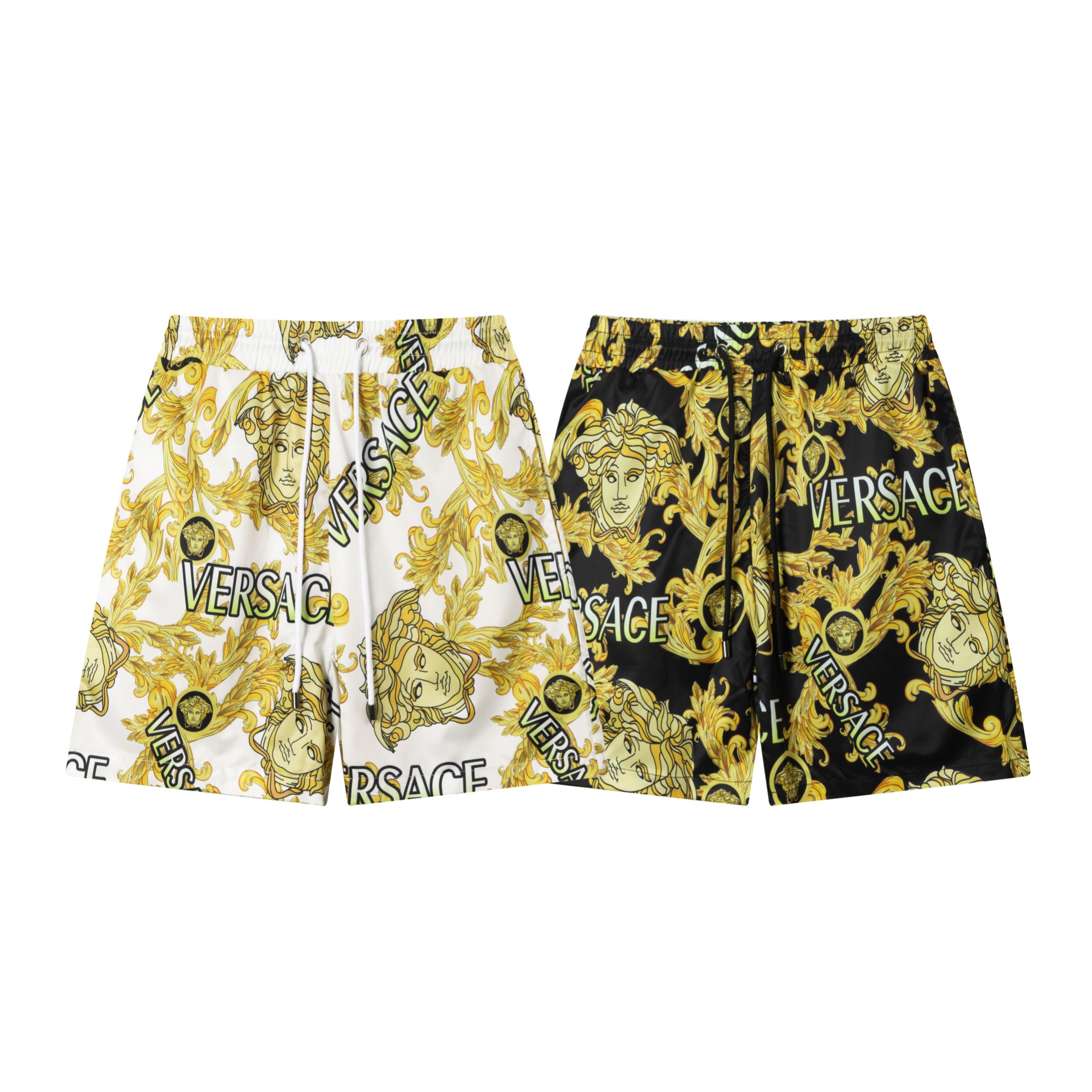 【VERSACE  公式旗艦店】ヴェルサーチ  ショートパンツご好評に付き再入荷 24628